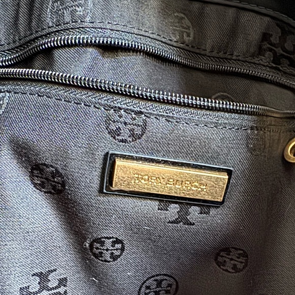 Tory Burch Ella Patent Tote large in black - Picture 15 of 15